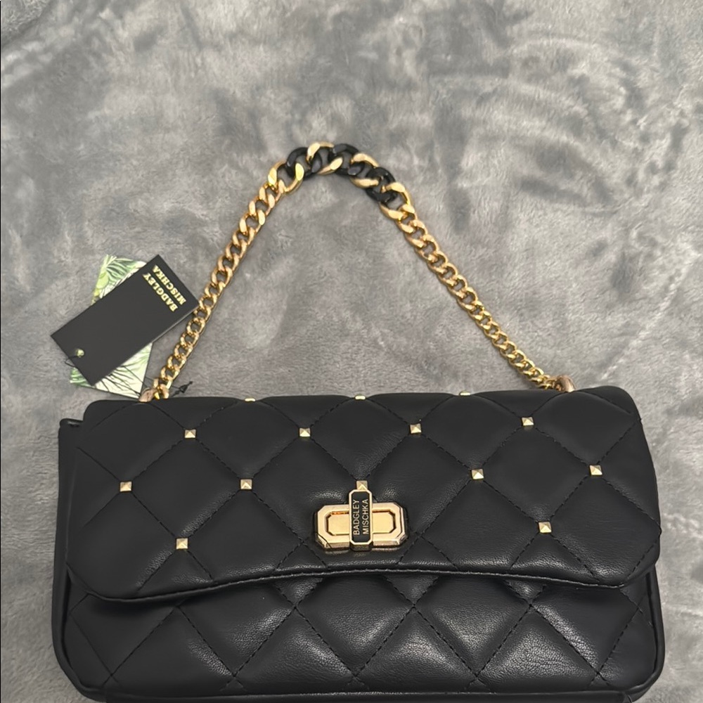 Badgley Mischka Black Quilted Chain Shoulder Bag.